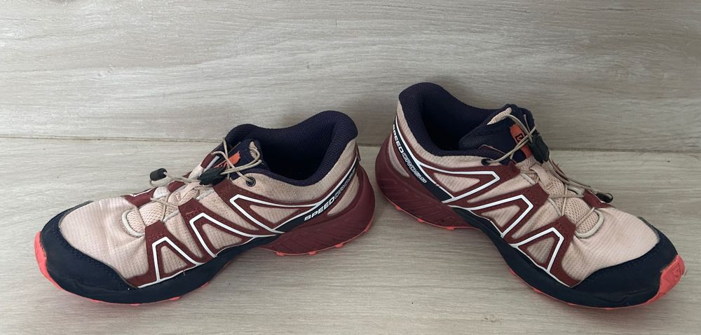 Obuwie damskie  trekingowe Salomon model M0  37