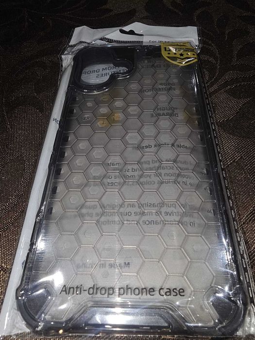 Capa Anti-choque iPhone 16 Plus - Nova (Padrão Colmeia)