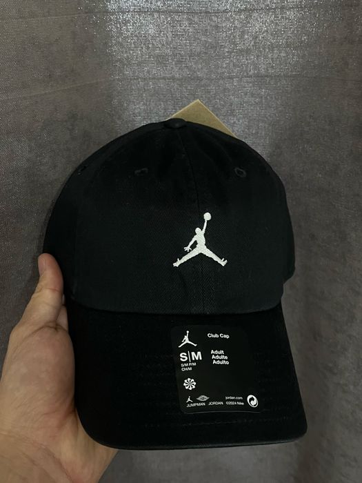 Продам оригинальную кепку Jordan
