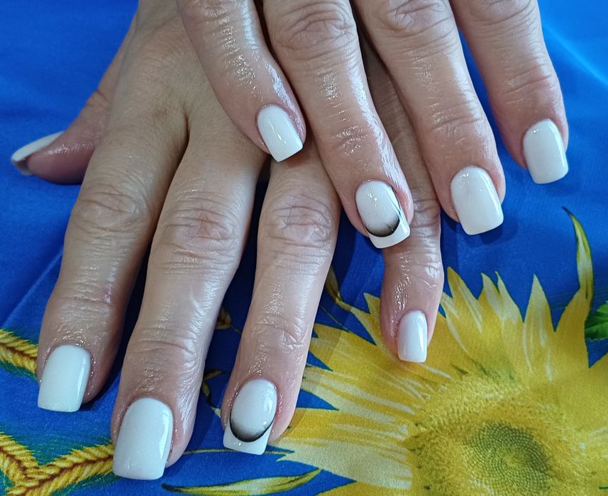 Манікюр,  нарощення