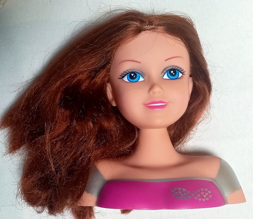 Głowa do stylizacji z akcesoriami