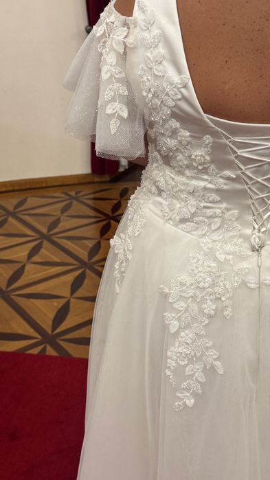 Suknia ślubna plus size