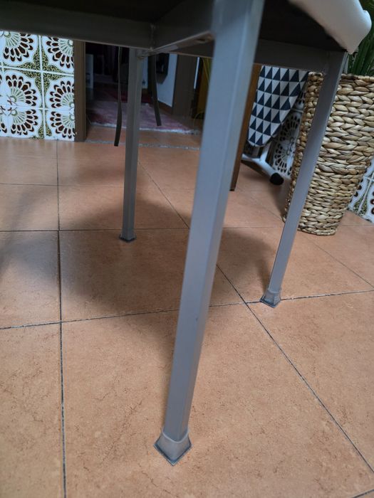 Cadeira de Jantar / Cozinha em Metal Cinzento com Almofada