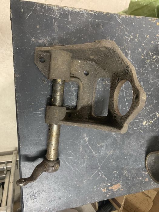 Кронштейн педалей зчеплення газ-53