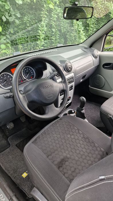Dacia Logan 1.6 16v /7os./HAK /KLIMA /
