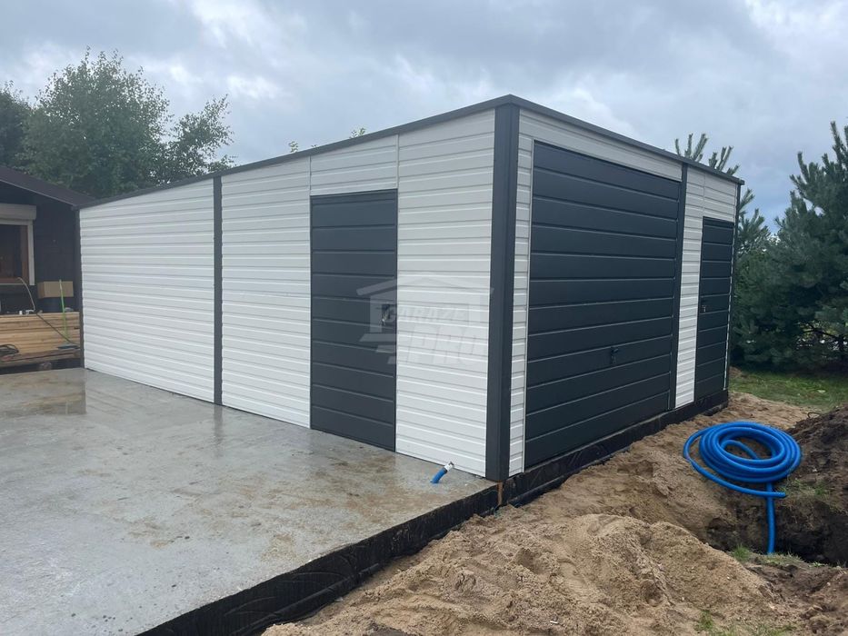 Garaż blaszany 5x6m - brama  uchylna antracyt - biały   GP679