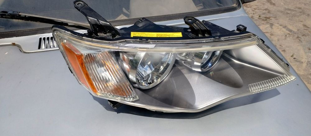 Фара  правая  ксенон. Mitsubishi Outlander XL. 2006 -09.