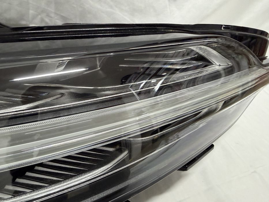 Lampa Prawy Przód VOLVO V60 S60 FULL LED 18-22r.