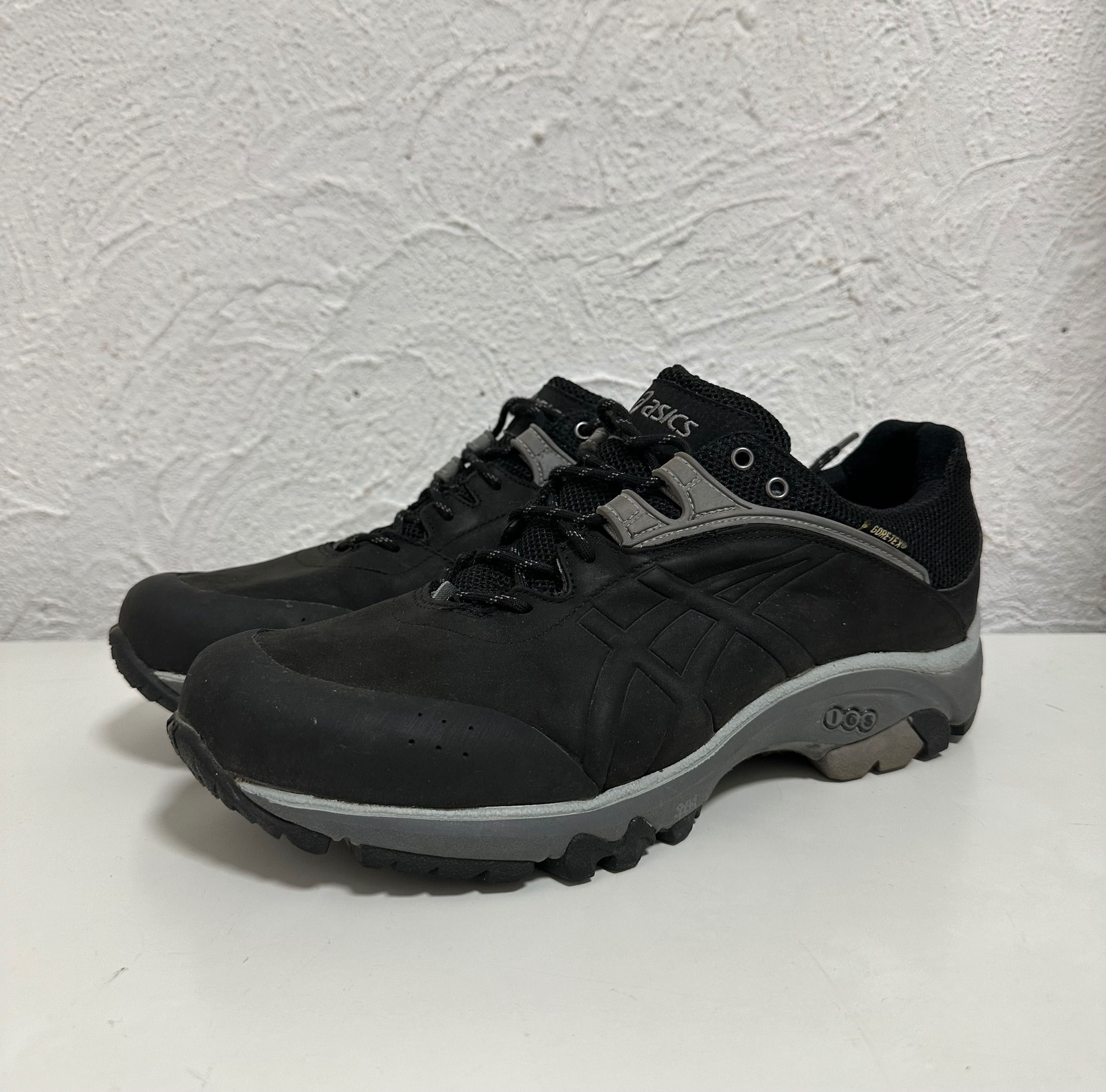 Asics gel arata gore tex top