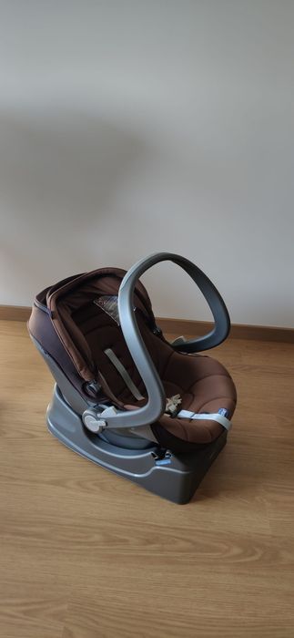 Carrinho de bebé (trio)