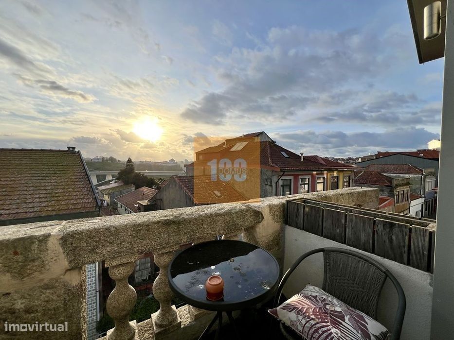 T0 novo com varanda - Portus Bonfim - AL Residences