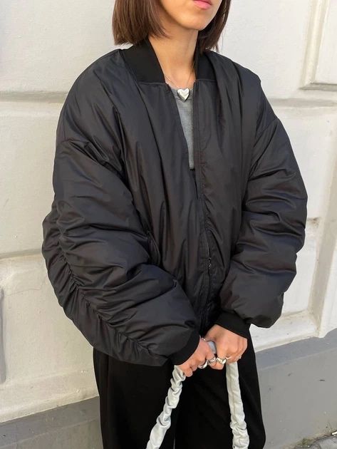 Зимовий утеплений бомбер