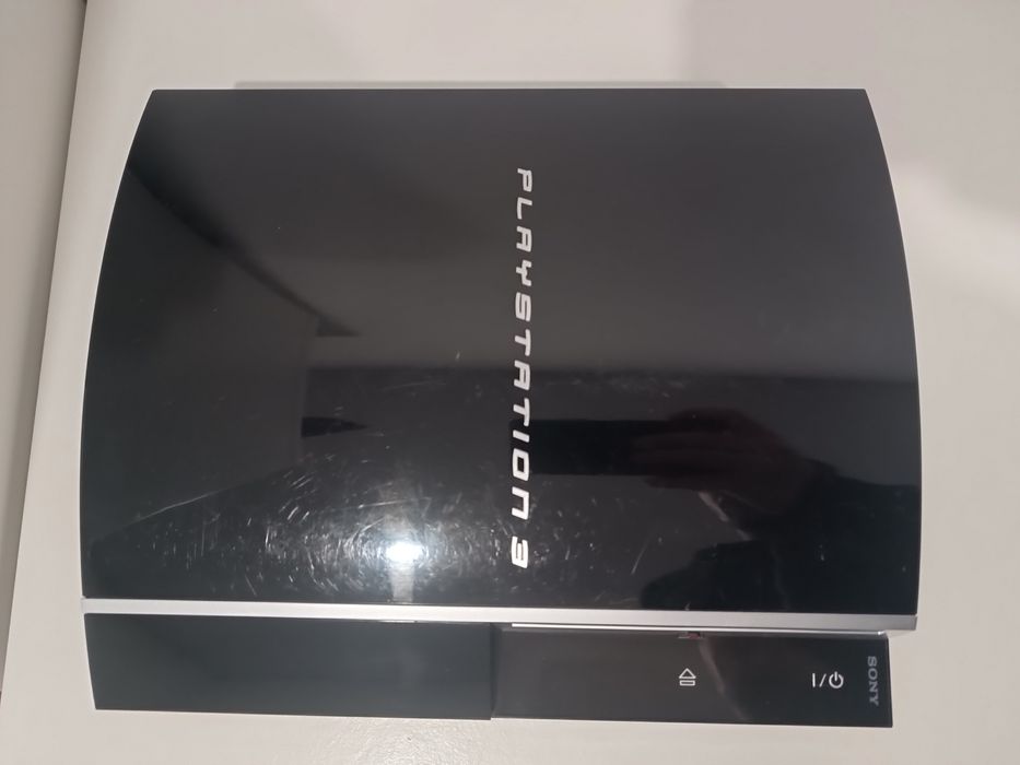 PS3 Fat 320GB (Manutenção Completa) +2  Comandos + Cabos + 4 Jogos