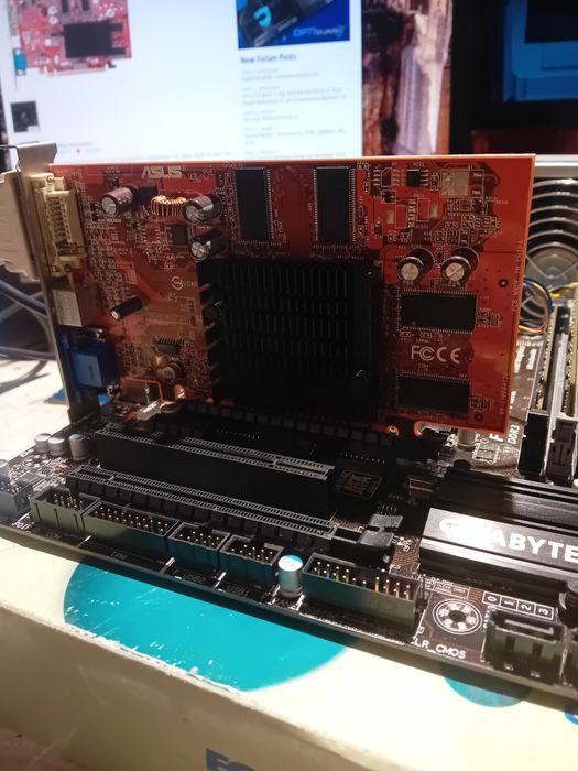 Karta graficzna asus  ati radeon x300 le