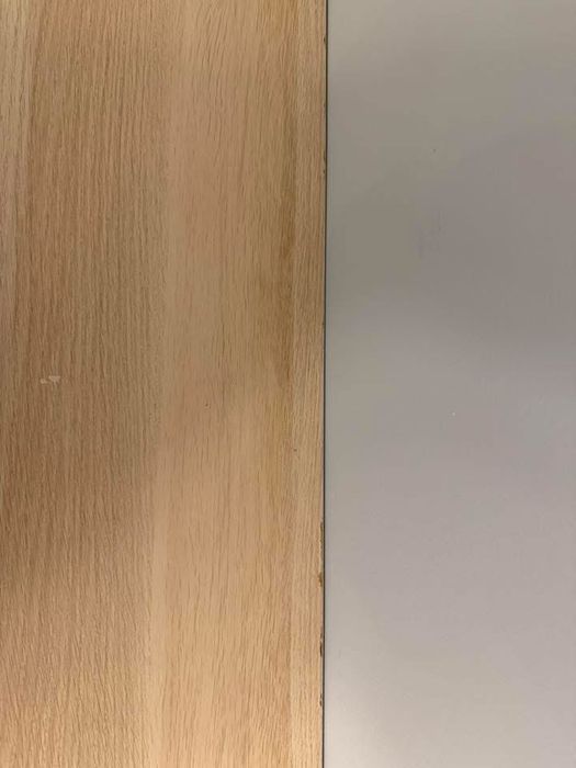 Biurko i fotel biurowy z Ikea.