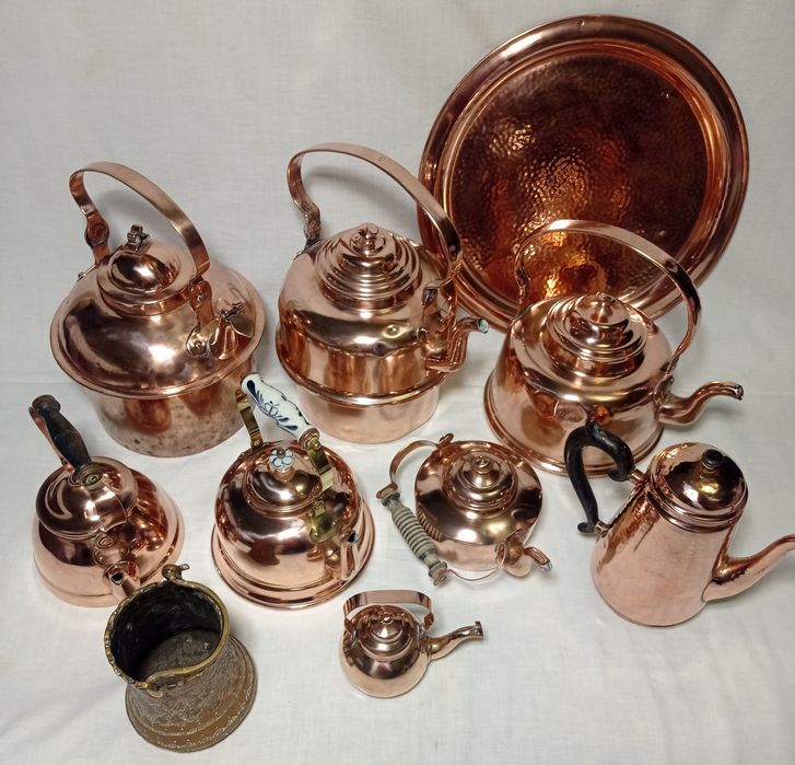 Продаю оригинальную винтажную (не новую)медную посуду — чайники и подн