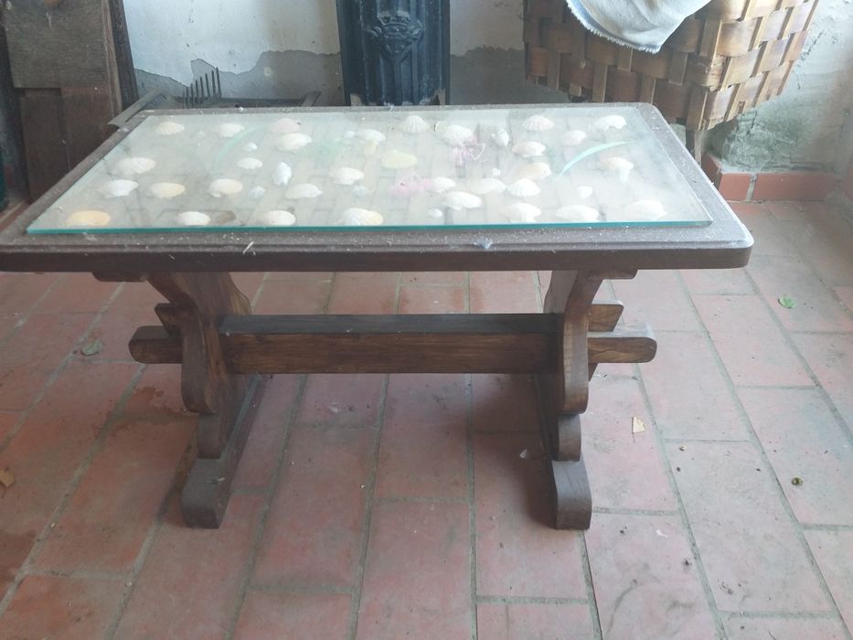Mesa pequena  de sala ou hall de entrada etc