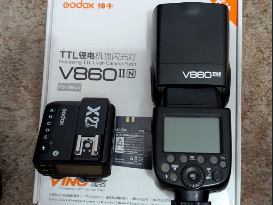 Продам Godox V860II спалах + X2T радіо-синхронізатор для Nikon