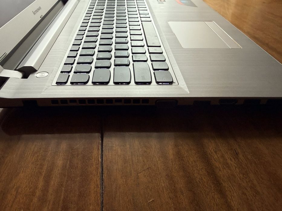 Lenovo Z51-70 I5 5200u 8GB SSD Face id