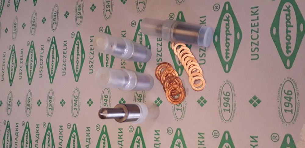 4 SZTUKI. Końcówka wtrysku, KOMPLET URSUS C-360 C-4011
