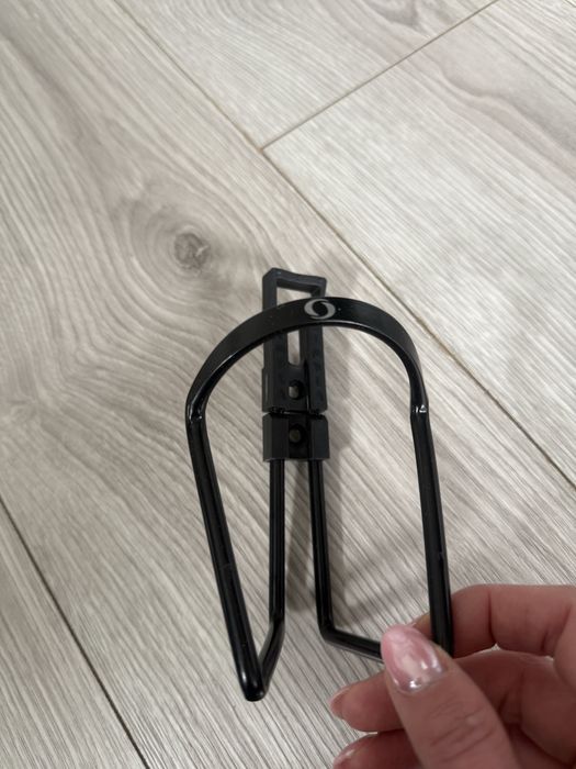 Koszyk na bidon regulowany