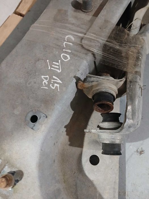 Kołyska do clio 3 2007 rok