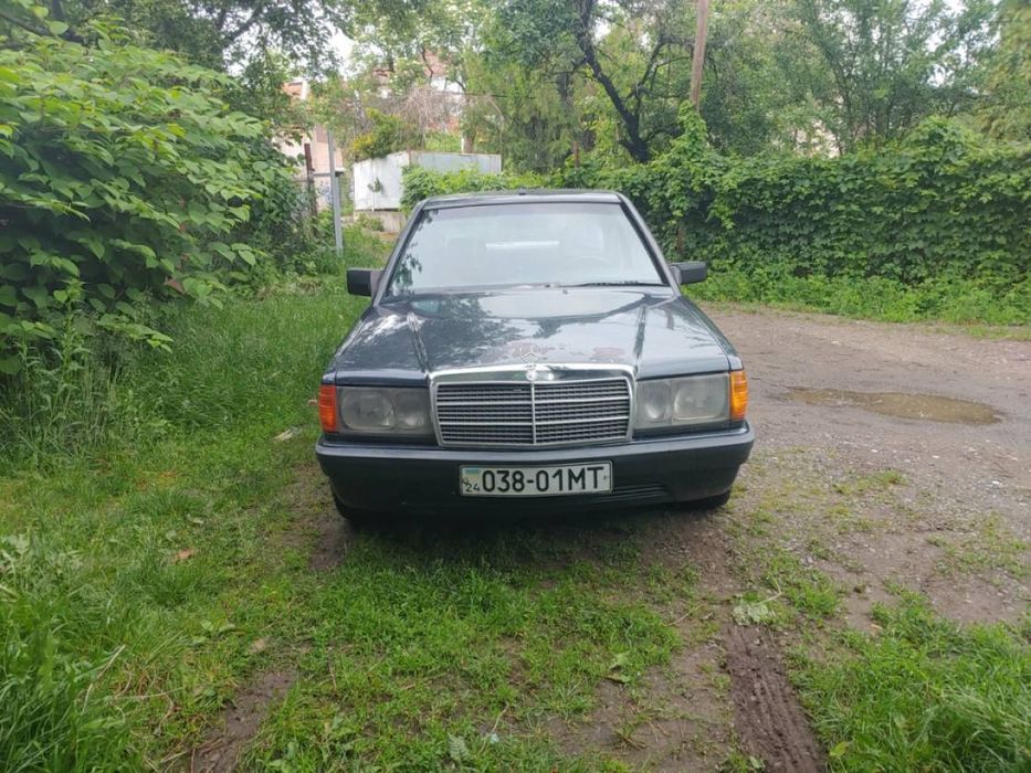 Автомобіль Mersedes 190