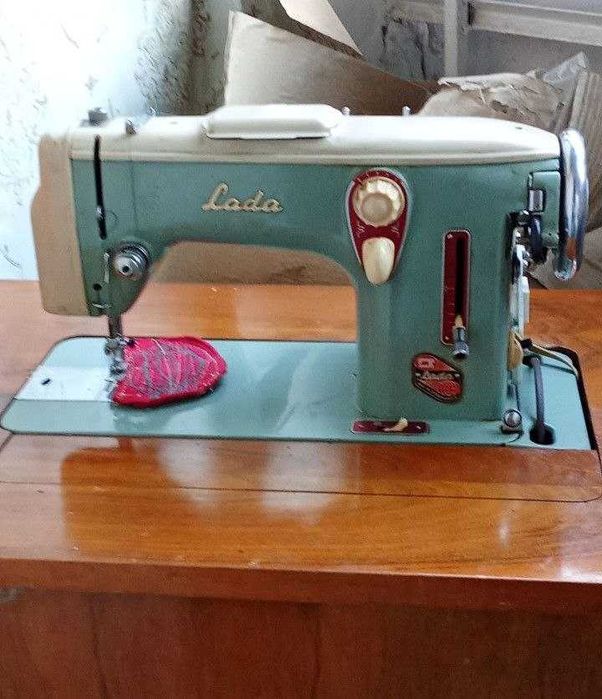 Продам швейную машинку, электрическую