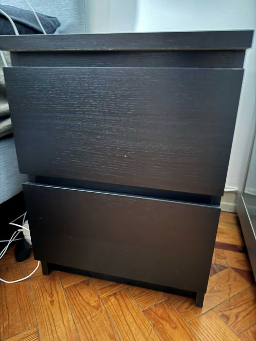 Mesa de cabeceira/Cómoda MALM