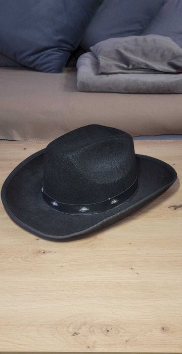 Czarny kapelusz westernowy styl Wild West, country, nowy