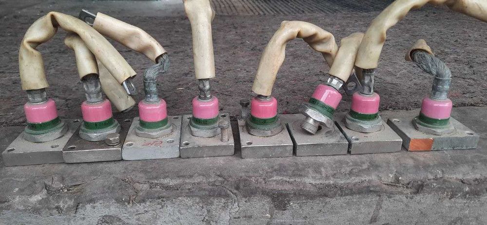 Силовые диоды В200,В25,ВЛ25,ВЛ10,В10.Двигун АОЛ 21-4 Селеновый выпрям.