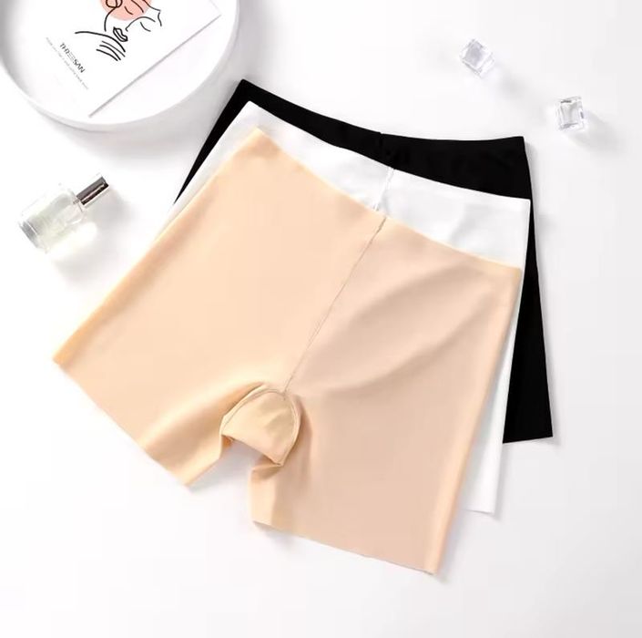 Жіночі безшовні короткі шорти тілесні білі чорні під спідницю