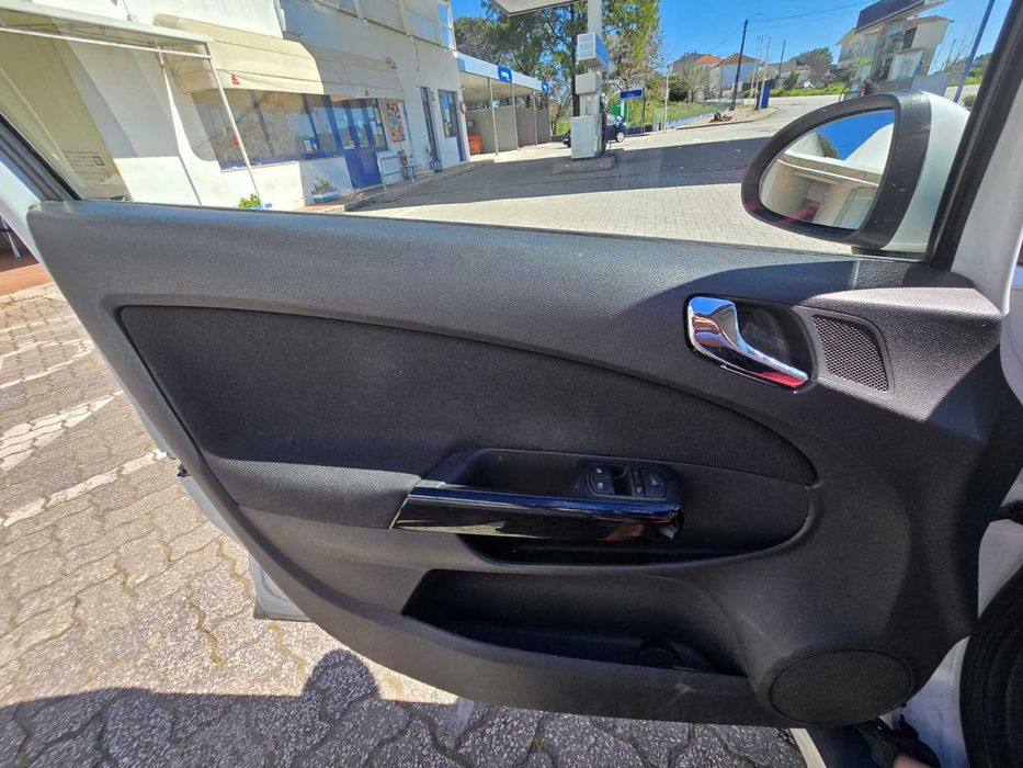 Opel Corsa 1.3 CDTI – 5 portas – 2013 – Revisão completa feita agora