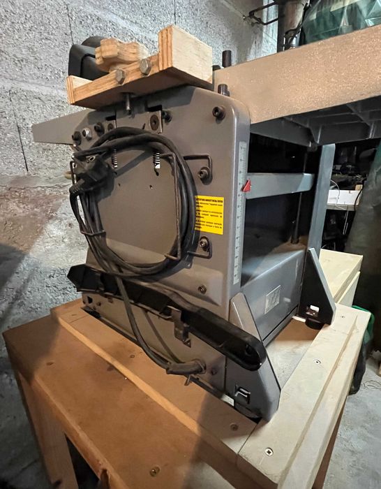 Plaina estacionária 1500 W TITAN 204mm