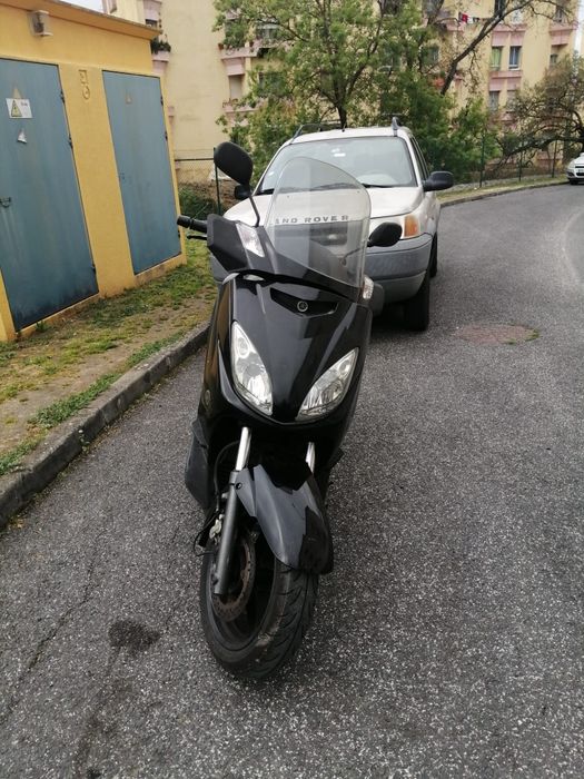 Yamaha Xmax 250 com avaria motor