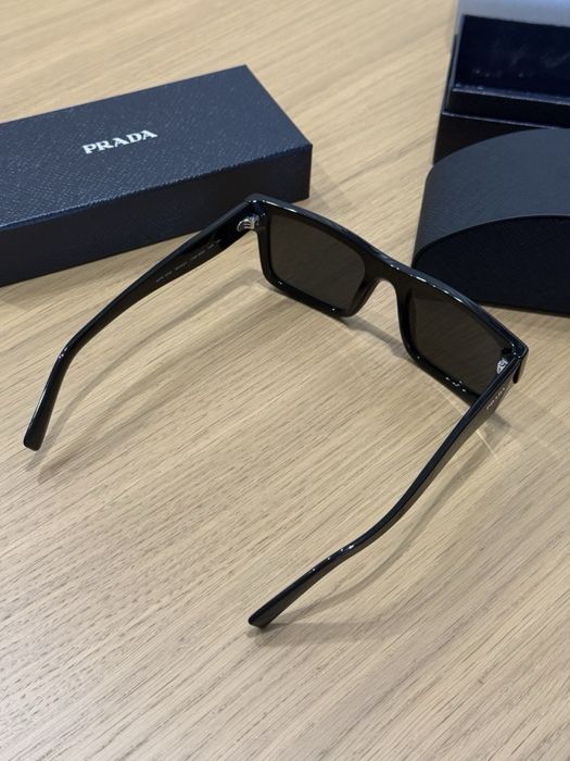 Okulary przeciwsłoneczne Prada – komplet, bardzo dobry stan