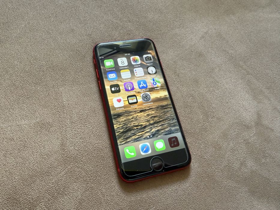 iPhone 8 Red   100%  Kondycja Baterii