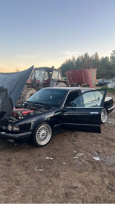 Bmw e32 750iL long v12