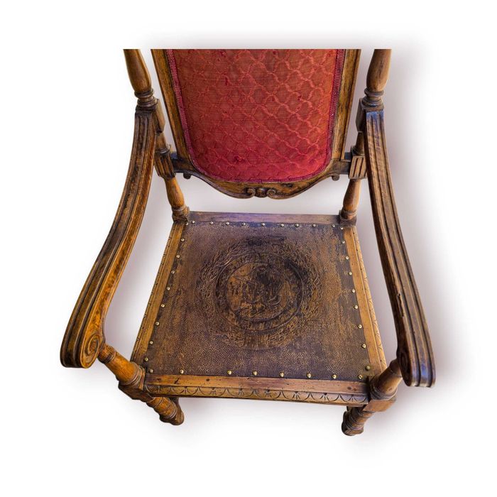 Cadeirão Antigo Braço Madeira Talhada com Assento Decorado