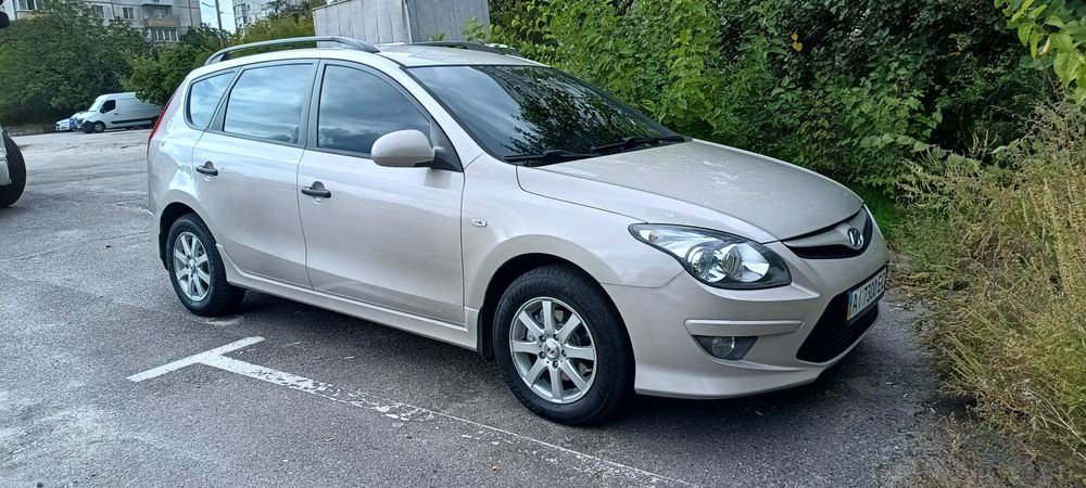 Продам автомобиль  Hundai i30 SW