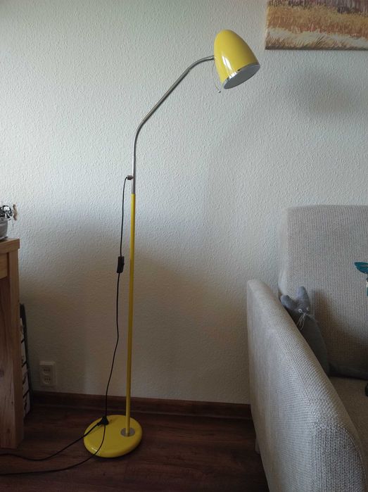Lampa podłogowa w stylu retro