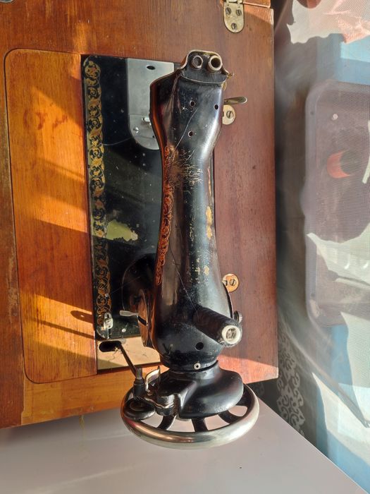 Продам швейну машинку