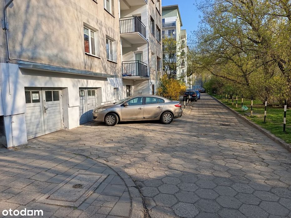 GARAŻ W CENTRUM z dostępem do dodatkowego miejsca parkingowego - Widok 4