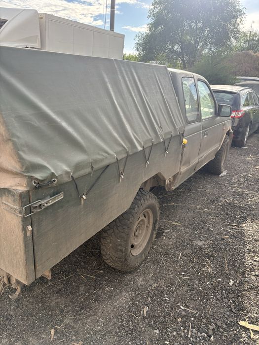 Форд пикап на боевом ходу
