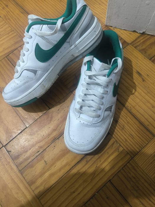 Tênis Nike Verde e Branco usado tamanho 39