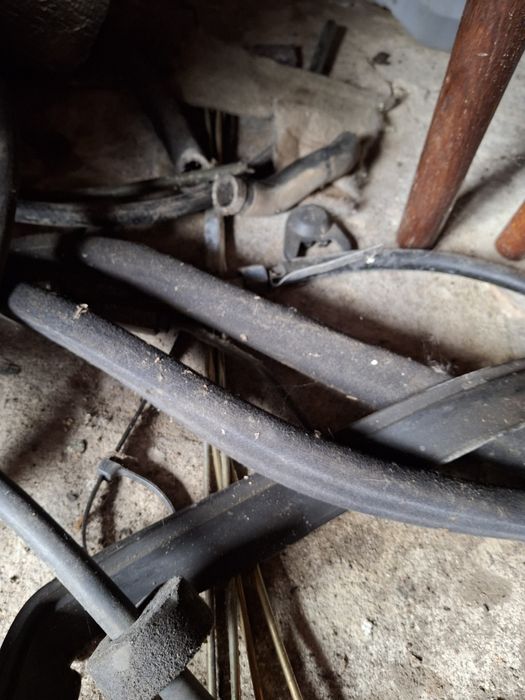 Дрібниці 124 мерседес ущільнювач