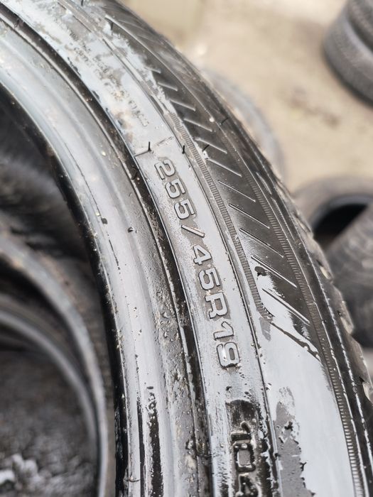 255/45R19 Good year all season