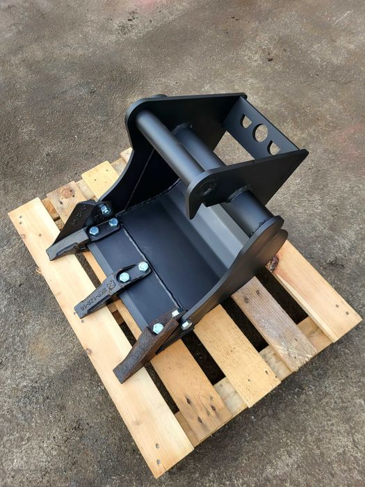 Łyżka kopiąca 18cm pasująca do mini koparki JCB 8014/8015/8016/8018/17