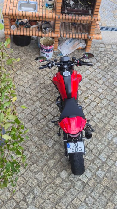 Ducati monster 937