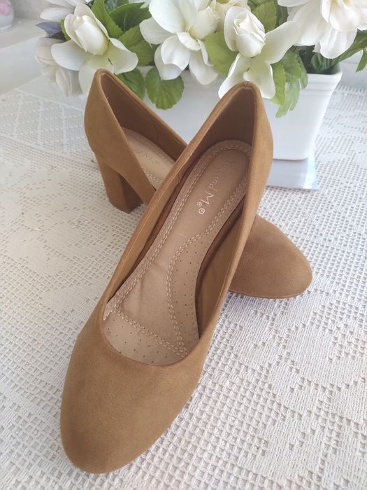 Sapatos camel elegantes e confortáveis - You and Me - Tamanho 37